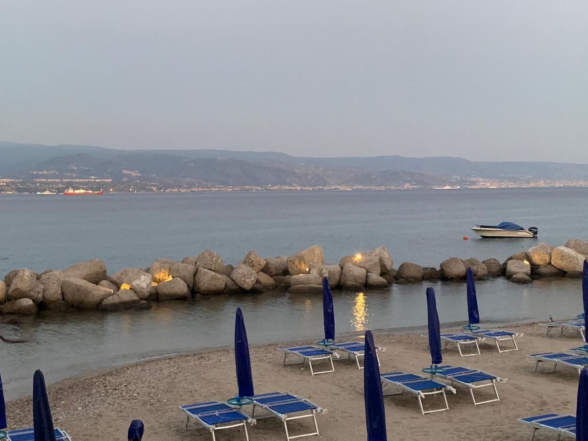 Bed And Beach Messina Kültér fotó